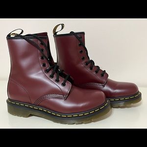 Dr. Martens 1460 Cherry Red Smooth Leather Lace Up Boots size 7 *never worn*